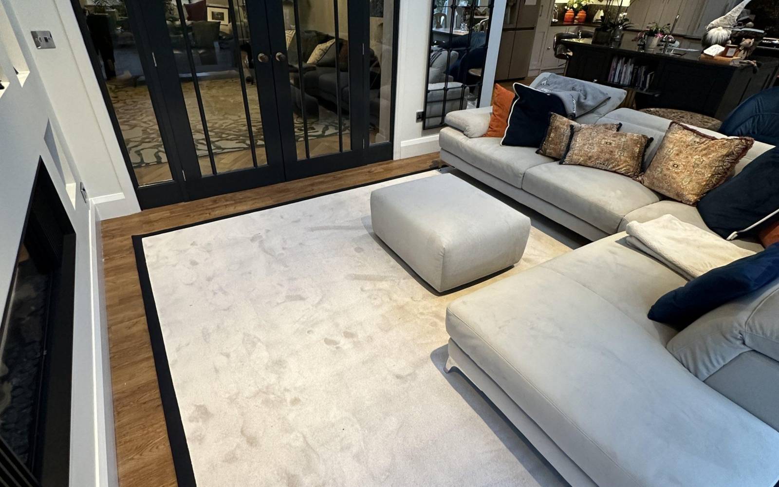 Cheshire Silk Nude Rug/Navy Border